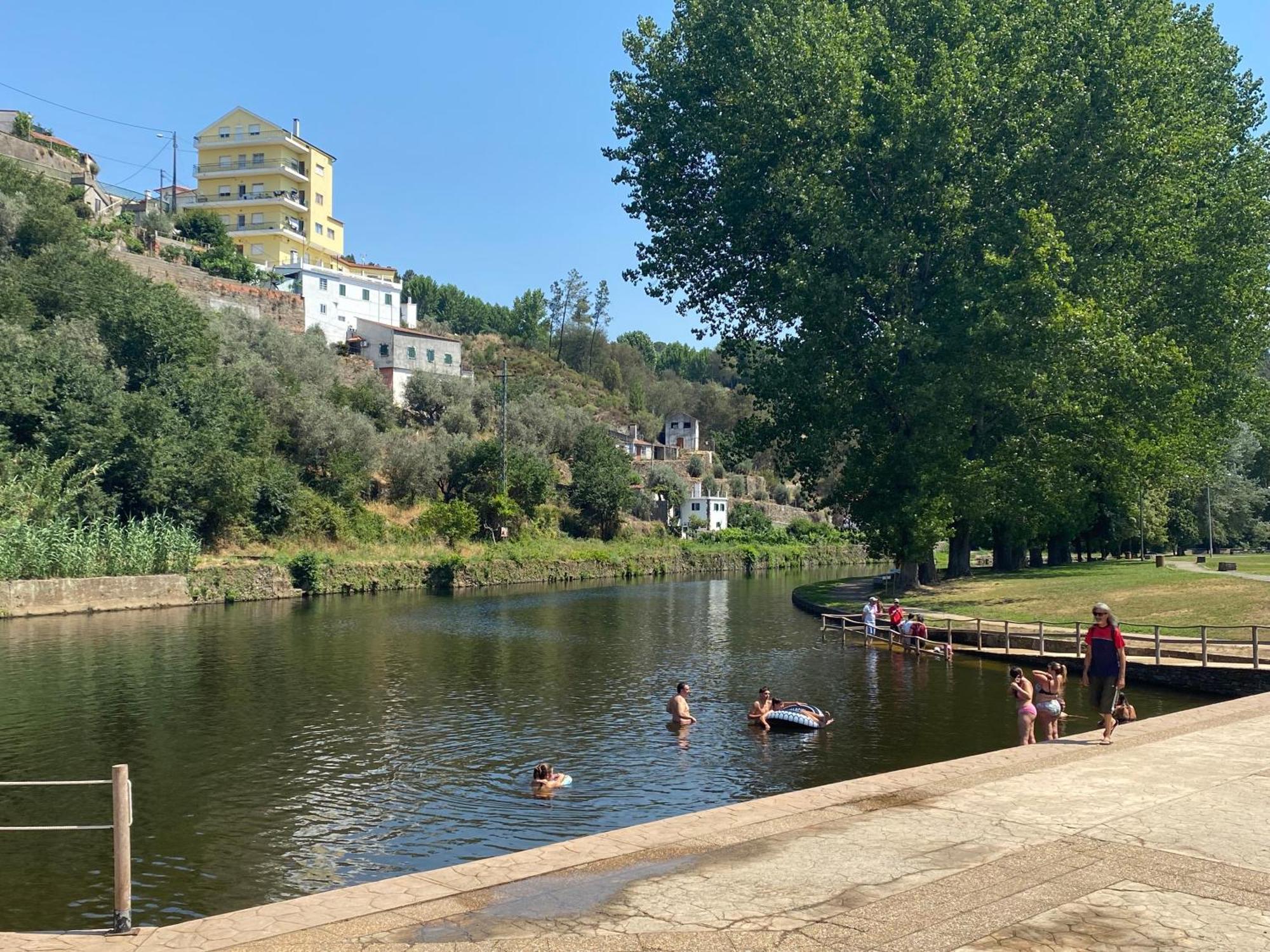Mira D'Ouro Serta Bagian luar foto